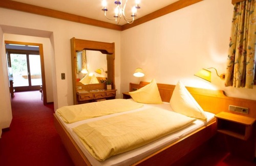 Bad Kleinkirchheim Cama Y Desayuno | Familienzimmer mit Wohn- und Schlafraum Getrennt - Hotel-garni Haus Sonnblick
