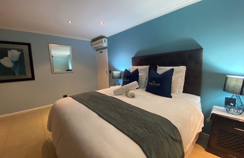 West Beach Cabina | Familly Room! Welcome to our charming guesthouse in Cape Town