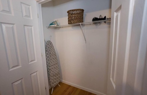 Elizabeth Apartamento | Family 3-bedroom home (2nd floor near EWR/Outlet)