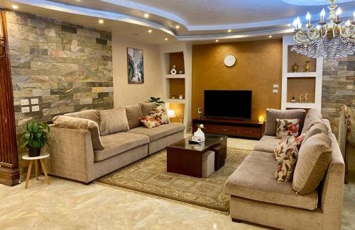 Al-Basatin Apartamento | Family 3BR Apartment in Maadi - For Ladies, Couples & Families