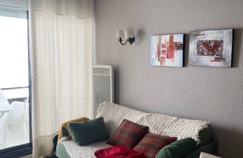 Arette Apartamento | Family apartment for 6, direct slope access, balcony, parking, elevator