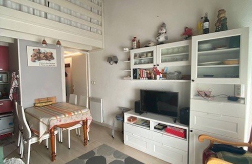 Arette Apartamento | Family apartment for 6, direct slope access, balcony, parking, elevator