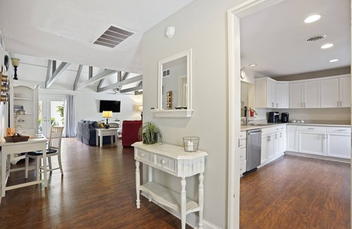 Palmetto Dunes Condominio | Family Beach Getaway - Pet Friendly & Steps to the Pool