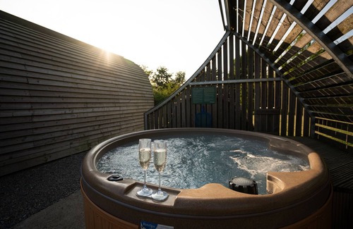 Northallerton Cabina | Grande-Hot Tub-Cabaña-Baño con ducha