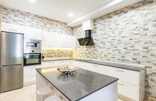 Arico Casa | Family Cave in Arico