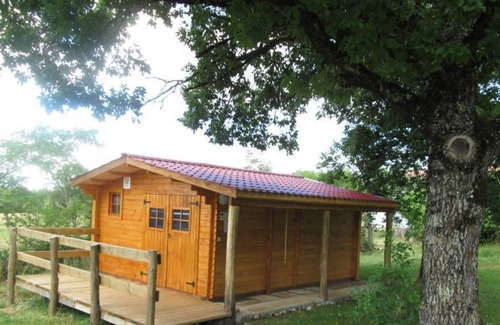 Rocamadour Chalet De Esquí | Family chalet in a small nature campsite