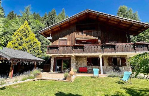 La Cote-d'Arbroz Chalet De Esquí | Family Chalet, Stunning Views & New Hot Tub