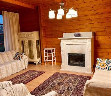 Tamga Chalet De Esquí | Family club Royal-apricot