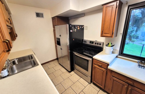 Southwyck Condominio | Family Condo minutes from Turnpike, US 23, I75, and Downtown Toledo