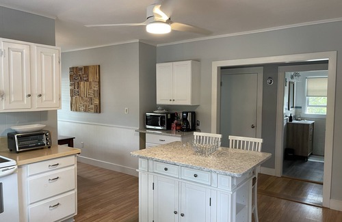 Oak Bluffs Cabaña | Family cottage in Oak Bluffs. Close to town