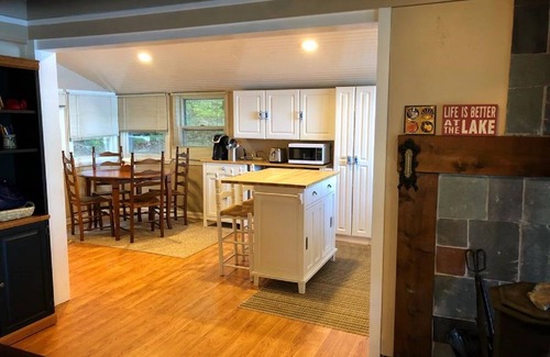 Readfield Cabaña | Casa de familia en Maranacook Lake W / WIFI