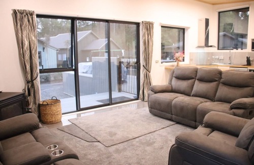 Ohakune Casa | Family delight Heated pool/spa, outdoor playground