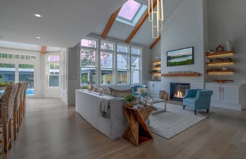 South Dennis Casa | Family Dennis retreat with sauna firepit private pool