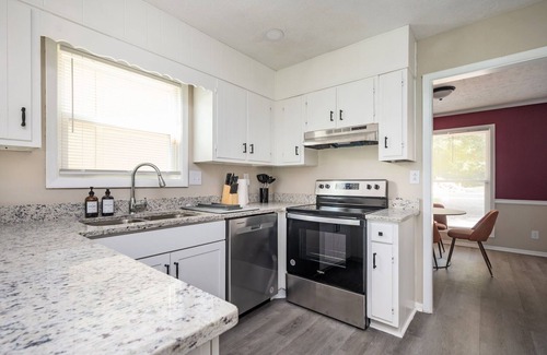 Stone Mountain Casa | Family & Dog Friendly 4BD/2.5BA in Stone Mountain