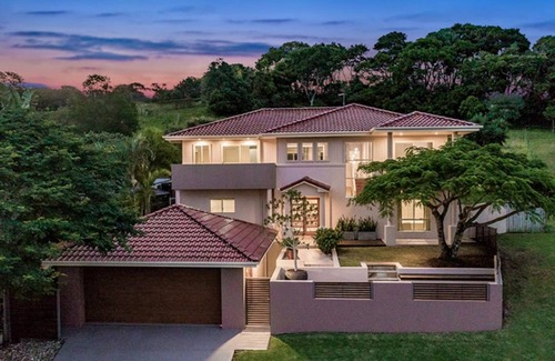 Lennox Head Casa | Family Entertainer with Pool - Luxury Holiday House in Lennox Head