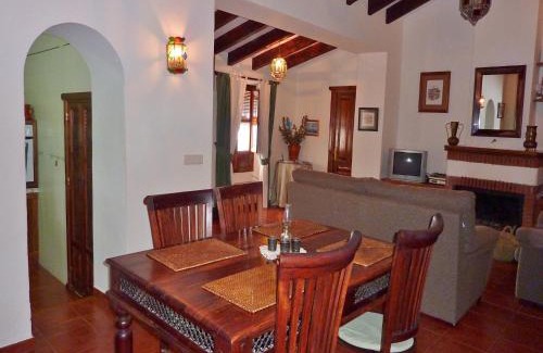 Villanueva de la Concepción Casa | Family Stay with Private Pool