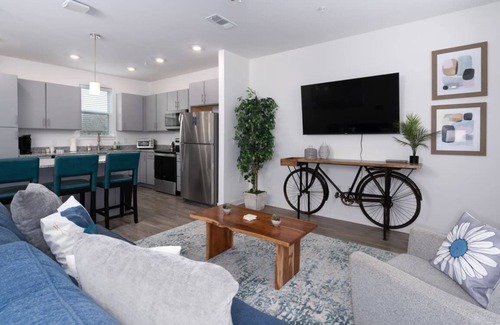 Pelham Casa | Oak Mountain Getaway: Private Garage & Comfort