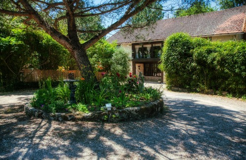 Saint-Martin-de-Gurson Villa | Amplia casa de campo familiar con piscina privada climatizada cerca de Bergerac y St Emilion