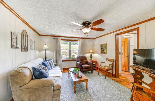 Fancy Gap Casa | Family Fancy Gap Cottage with Deck - Pets Welcome!