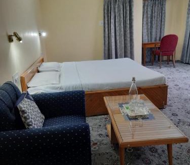 Srinagar Casa | Family Floor at Riverside B&B