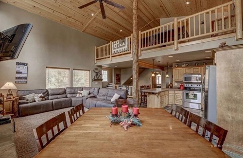 Meadow View Heights Cabina | Family Friendly Getaway