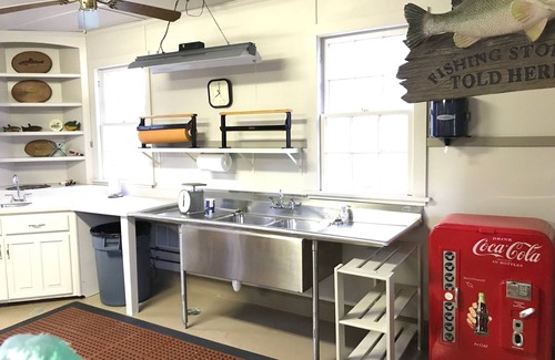 Sandusky Casa | Millsite Lodge: alojamiento para 25 personas y patio de bodas