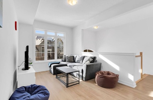 East Gwillimbury Casa | Family-Friendly: Spacious Getaway