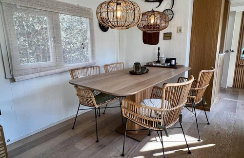 Sint Maartensvlotbrug Casa | Family-friendly chalet with use of park pool.