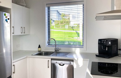 Riverton Casa | Family Friendly: Little White Bach, Riverton — 2 mins from the beach!