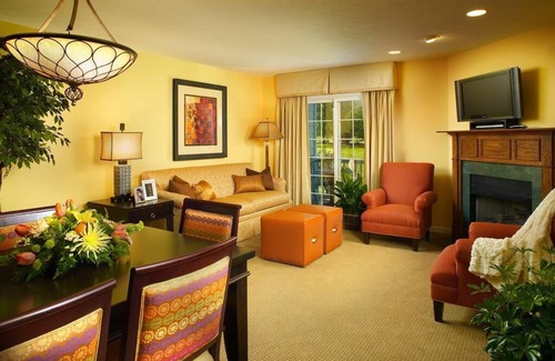 Williamsburg Apartamento | Para toda la familia 2 HAB, a minutos de Colonial Williamsburg / Busch Gardens