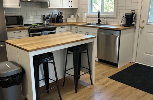 Northern Bruce Peninsula Cabaña | Family-Friendly 3-Bedroom Cottage Right Across from Grotto, Bruce Peninsula