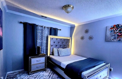 Mint Hill Casa | Family friendly 3 Bed/R Home, Free parking / Wi-Fi