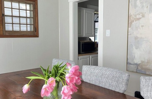 Manito Casa | Relax and Explore: 3BR Bungalow near Manito Park