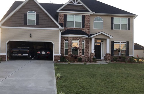 Graniteville Casa | Family Friendly 5 BR 3 BA Home