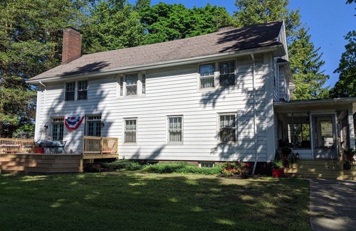 Painesville Casa | Family-friendly 5-Star Rated 19th Century Restored Mansion