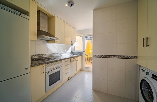 Castillo de Sabinillas Condominio | familiar y con aire acondicionado