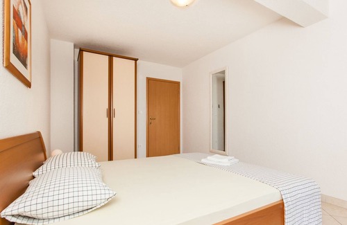 Okrug Gornji Apartamento | Family-friendly apartments by the sea Okrug Gornji Trogir Split