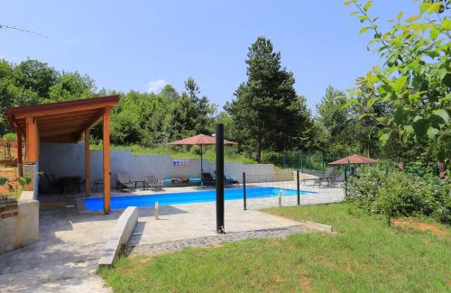 Grabovac Apartamento | Family friendly apartments with a swimming pool Grabovac, Plitvice - 17532