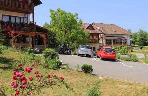 Grabovac Apartamento | Family friendly apartments with a swimming pool Grabovac, Plitvice - 17532