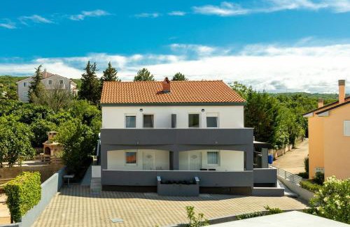 Soline Apartamento | Family-friendly apartments with swimming pool Soline, Krk - 9715