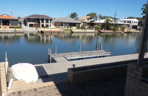 South Yunderup Casa | Family friendly, double storey on the water!
