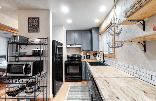 Pla-Vada Woodlands Casa | Family friendly Cabin with a Private Hot Tub & Private Grill