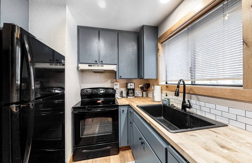 Pla-Vada Woodlands Casa | Family friendly Cabin with a Private Hot Tub & Private Grill