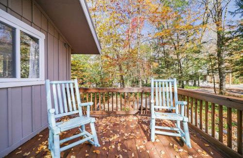 Pocono Pines Casa | Family Friendly Cabin With A Firepit And A Hot Tub In Heart of Poconos
