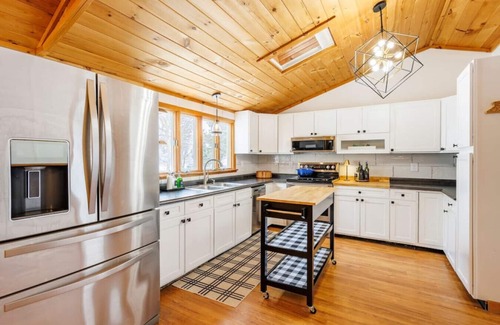 Pulaski Casa | Family friendly cabin with water views!