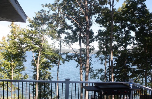 Ovid Casa | Family Friendly Cayuga Lakehouse
