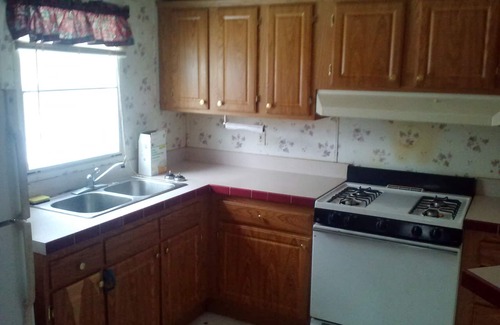 Lakeville Casa | Familiar cerca de Mohican - amueblado 3 BR con terraza y una fogata