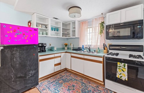 Columbus Casa | Colorful Historic Uptown Home close to Hospitals, Ft Benning/Moore and CSU