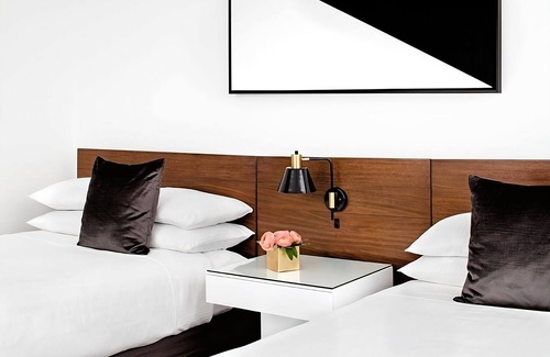 Connecticut Ave - K Street Hotel | Family-Friendly Double Suite – Downtown D.C. Near Smithsonian