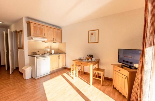Les Bottieres Casa | Family-Friendly Savoie Residence w/ Indoor Pool & Breathtaking Views